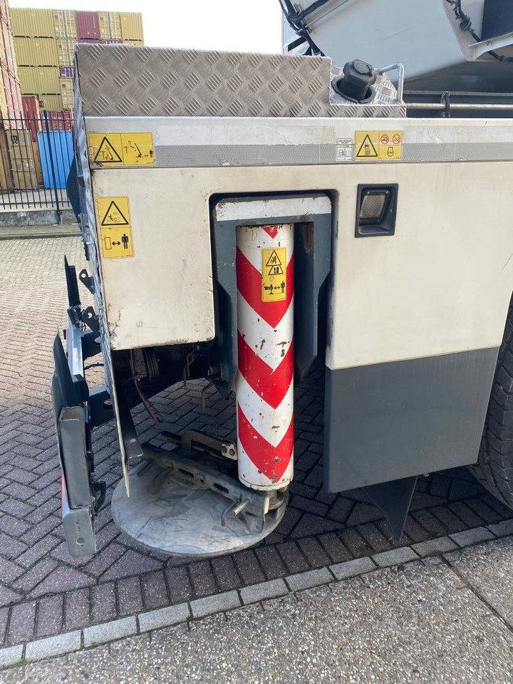 All terrain crane Terex Explorer 5800: picture 37