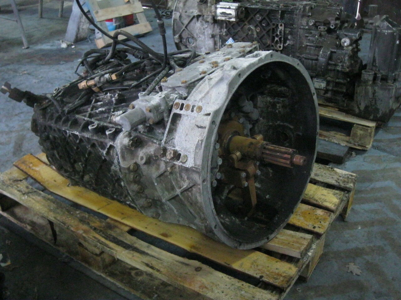 ZF 16S221 DAF XF 95 - Gearbox for Truck: picture 1 ZF 16S221 DAF XF 95 - Gearbox for Truck: picture 1