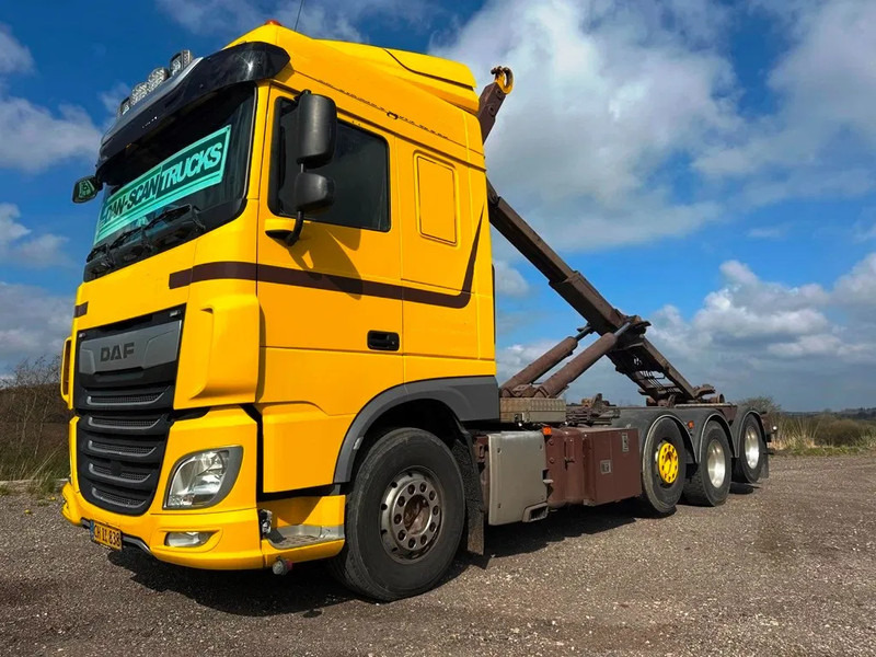DAF XF 530 Hoglift with knæk arm. - Hook lift truck: picture 1 DAF XF 530 Hoglift with knæk arm. - Hook lift truck: picture 1