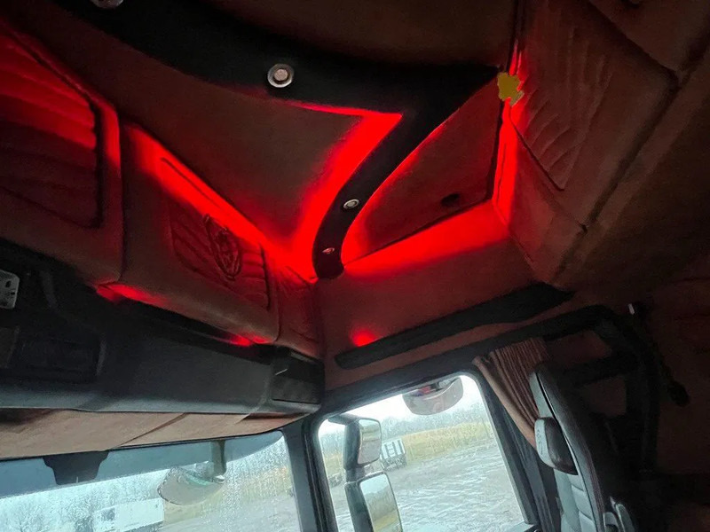 Scania R650 V8 NGS Scania 6x4 . Special Interior. . - Tractor unit: picture 5 Scania R650 V8 NGS Scania 6x4 . Special Interior. . - Tractor unit: picture 5