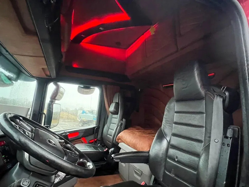Scania R650 V8 NGS Scania 6x4 . Special Interior. . - Tractor unit: picture 3 Scania R650 V8 NGS Scania 6x4 . Special Interior. . - Tractor unit: picture 3