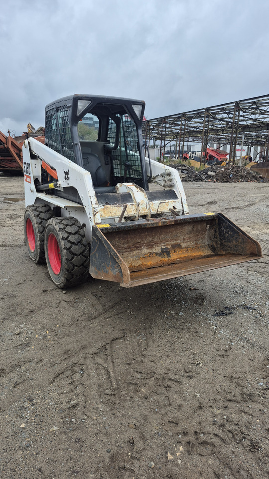 BOBCAT S130 - Skid steer loader: picture 4 BOBCAT S130 - Skid steer loader: picture 4