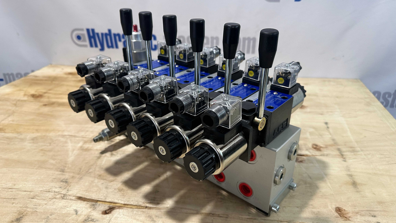 Proportional Valve Cetop valve 6 functions 16GPM 60 l/min + Scanreco G2B Radio Remote and manual operation - Construction machinery: picture 2 Proportional Valve Cetop valve 6 functions 16GPM 60 l/min + Scanreco G2B Radio Remote and manual operation - Construction machinery: picture 2