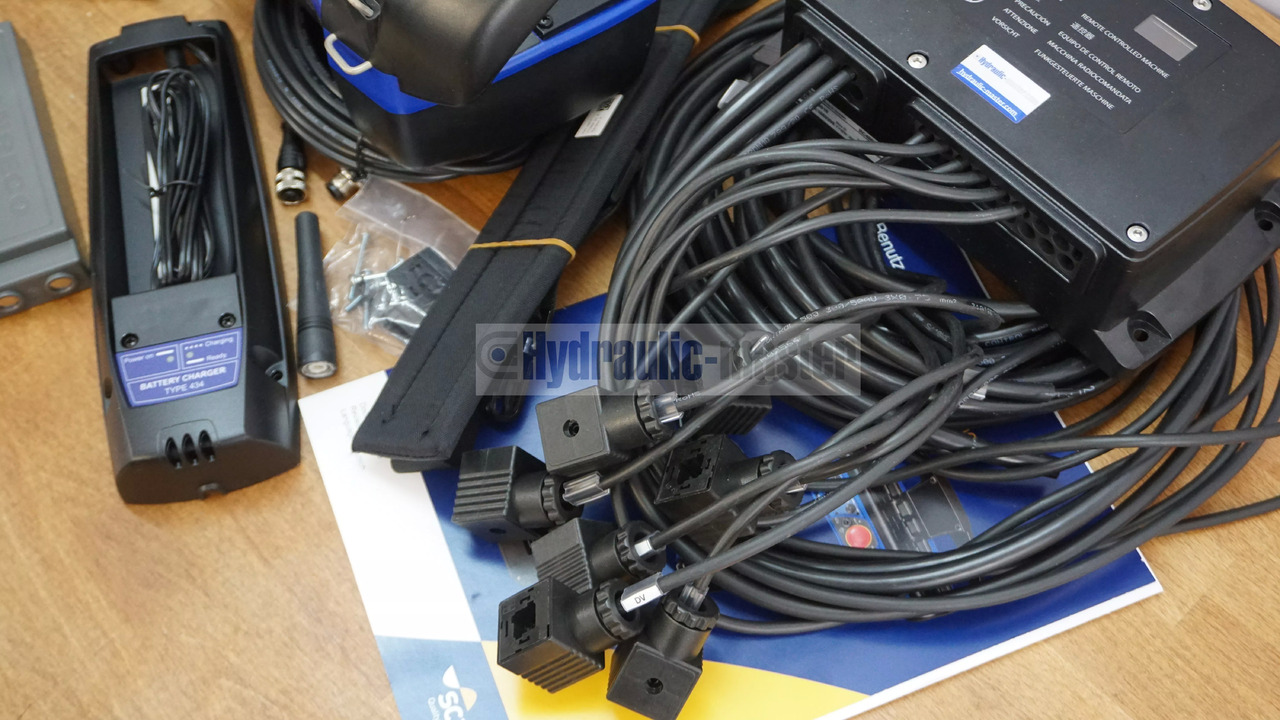 Scanreco RC 400 Radio Remote Control with 4 Functions with Actuators 12/24V for HIAB - Construction machinery: picture 4 Scanreco RC 400 Radio Remote Control with 4 Functions with Actuators 12/24V for HIAB - Construction machinery: picture 4