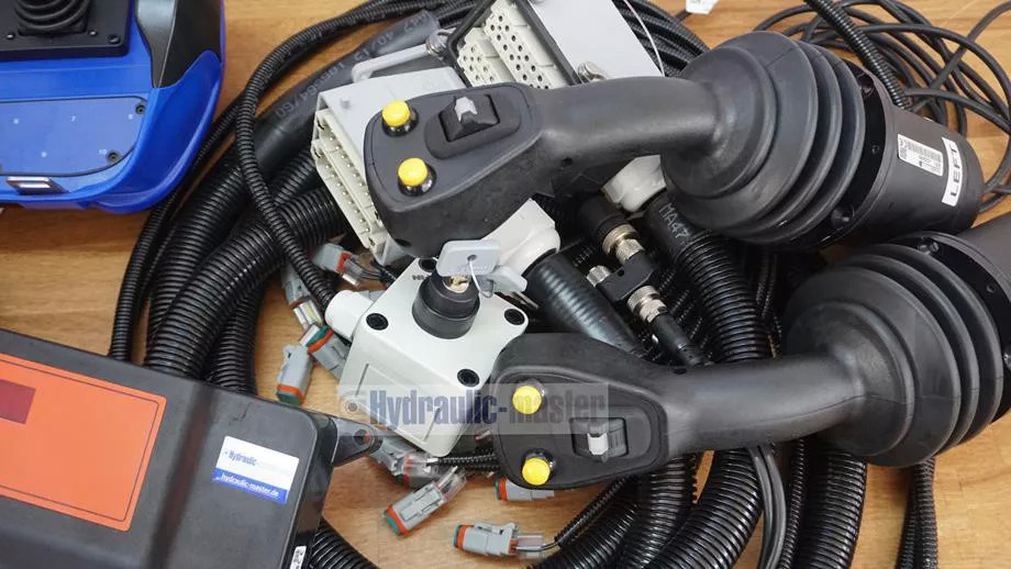 CanBus 2 joysticks with radio control Scanreco G3 12 V Forest crane for Palms Farma BMF KTS - Forestry equipment: picture 2 CanBus 2 joysticks with radio control Scanreco G3 12 V Forest crane for Palms Farma BMF KTS - Forestry equipment: picture 2