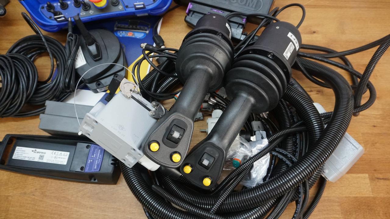 Set SPV with Scanreco RC400 8 Functions Hiab, Palfinger, Fassi - Forestry trailer: picture 4 Set SPV with Scanreco RC400 8 Functions Hiab, Palfinger, Fassi - Forestry trailer: picture 4