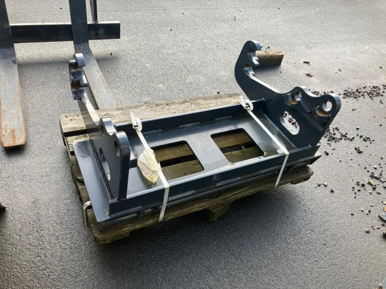 New Front loader for tractor ADAPTER SCHÄFFER AUF EURO-AUFNAHME: picture 6