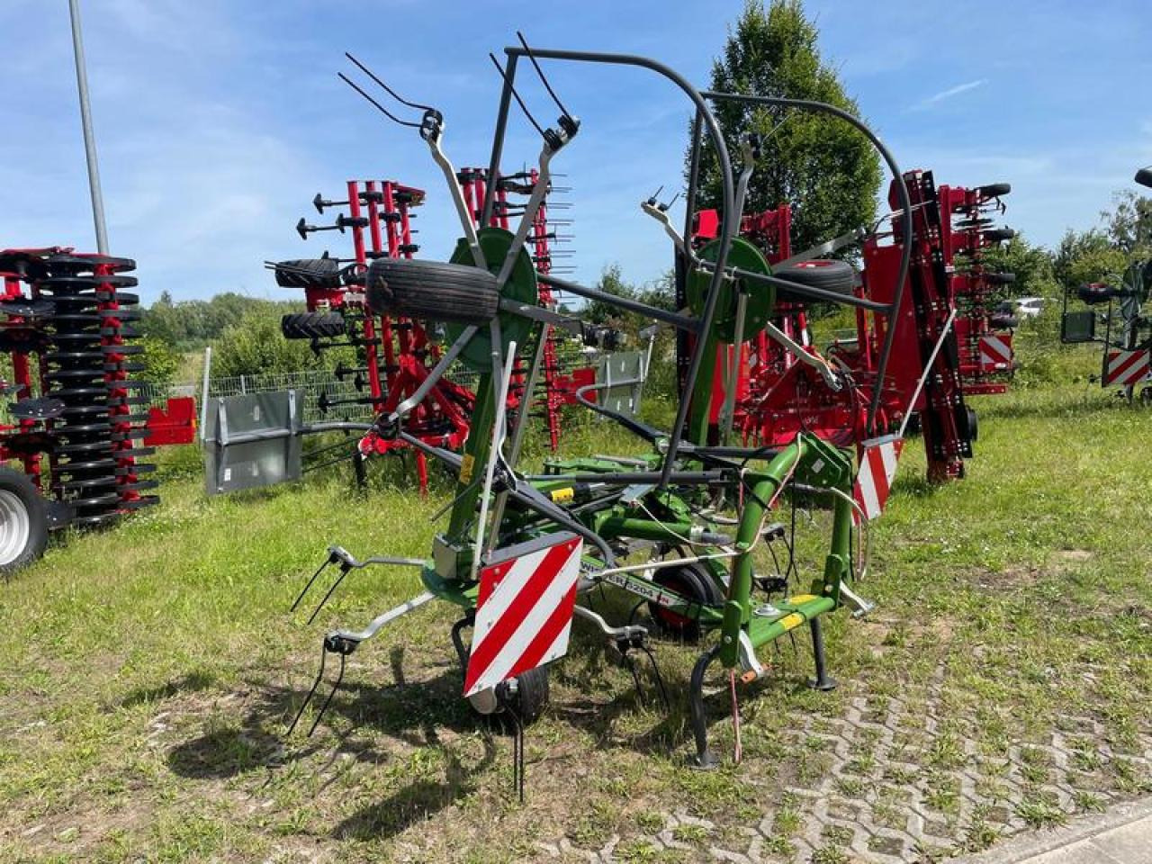 Fendt TWISTER 5204 - Tedder/ Rake: picture 4 Fendt TWISTER 5204 - Tedder/ Rake: picture 4