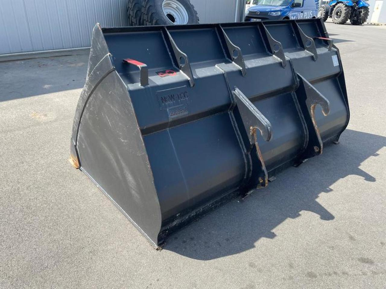 LGS 2,7M³NEW HOLLAND AKTION - Loader bucket: picture 2 LGS 2,7M³NEW HOLLAND AKTION - Loader bucket: picture 2