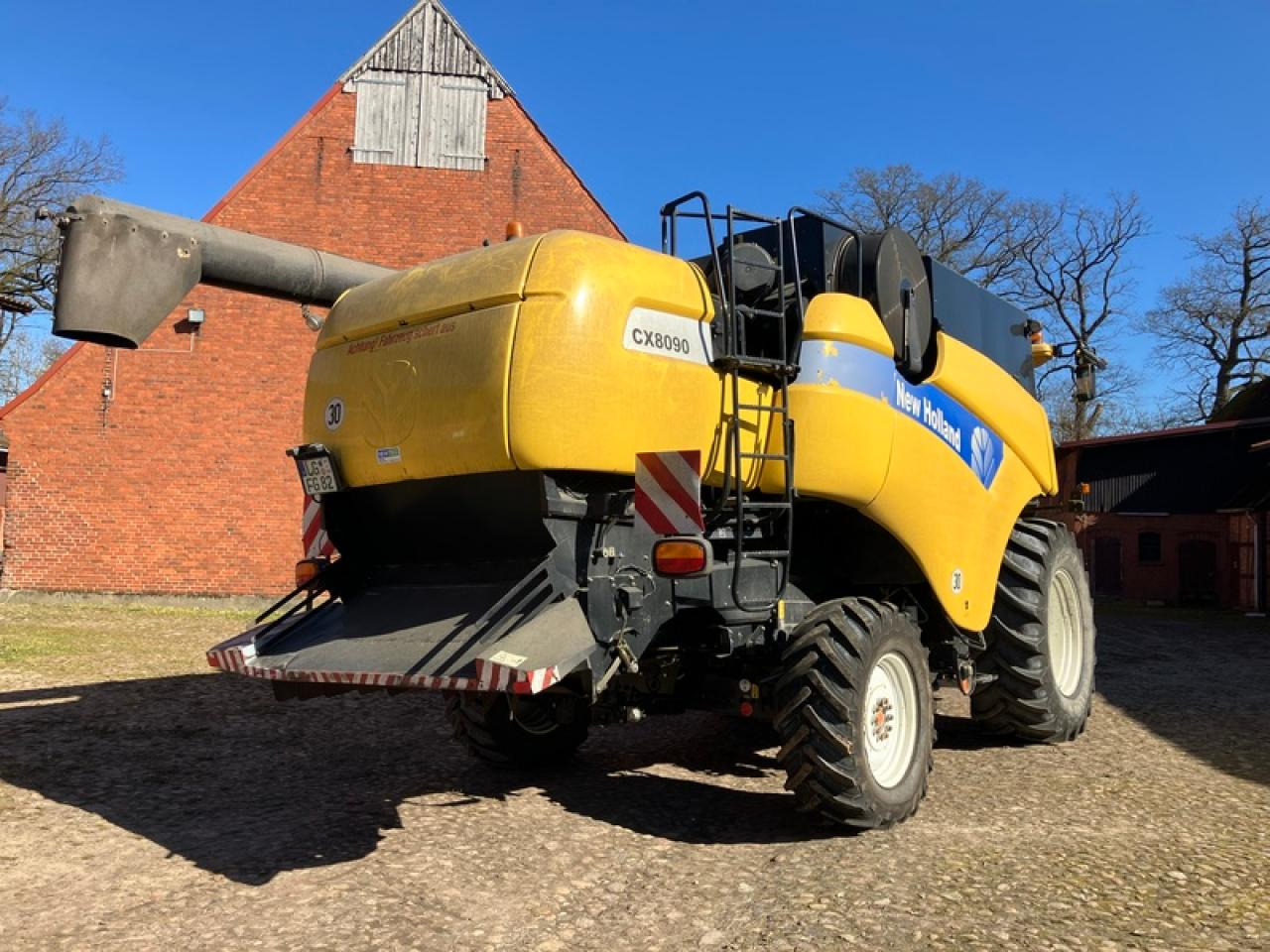 New Holland CX 8090 ALLRAD - Combine harvester: picture 4 New Holland CX 8090 ALLRAD - Combine harvester: picture 4