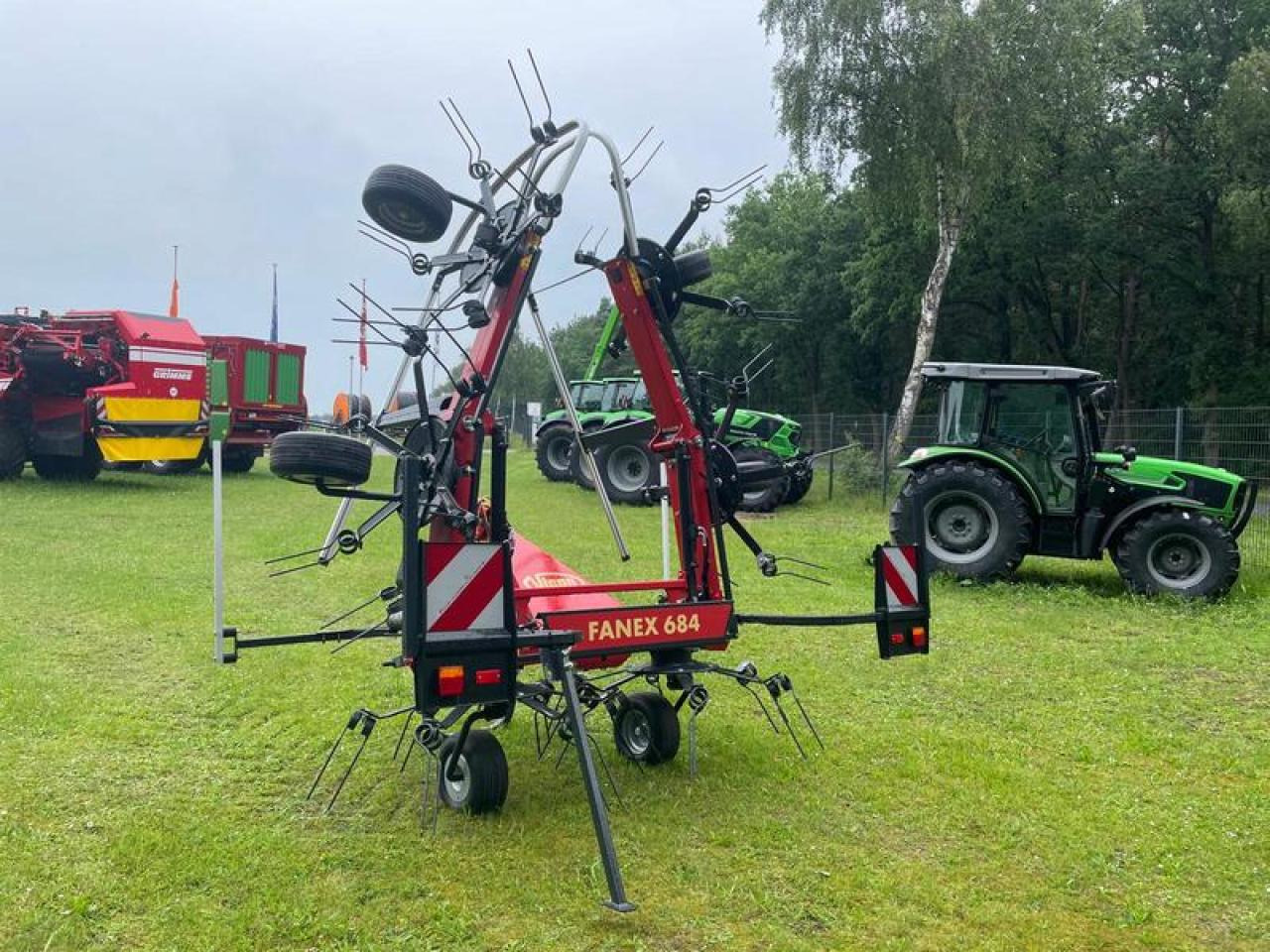 Vicon FANEX 684 - Tedder/ Rake: picture 2 Vicon FANEX 684 - Tedder/ Rake: picture 2