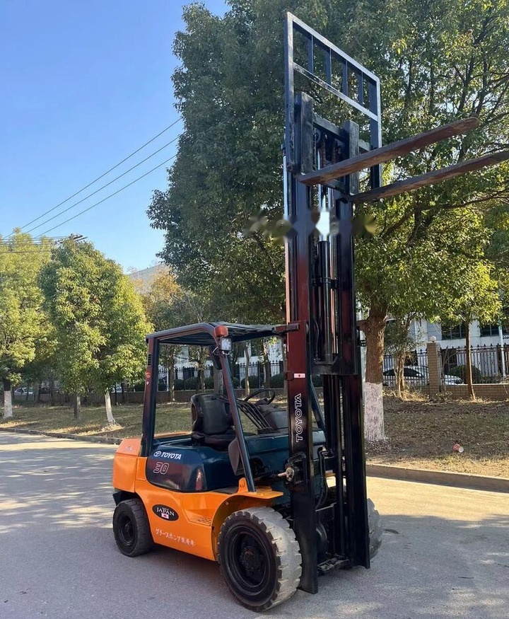 Toyota 7FD30 - Diesel forklift: picture 2 Toyota 7FD30 - Diesel forklift: picture 2