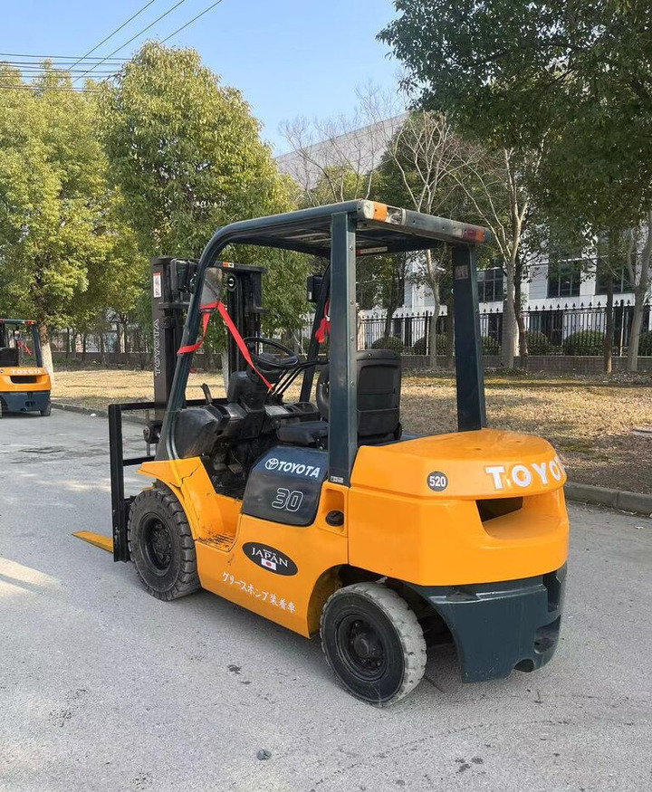 Toyota 7FD30 - Diesel forklift: picture 1 Toyota 7FD30 - Diesel forklift: picture 1