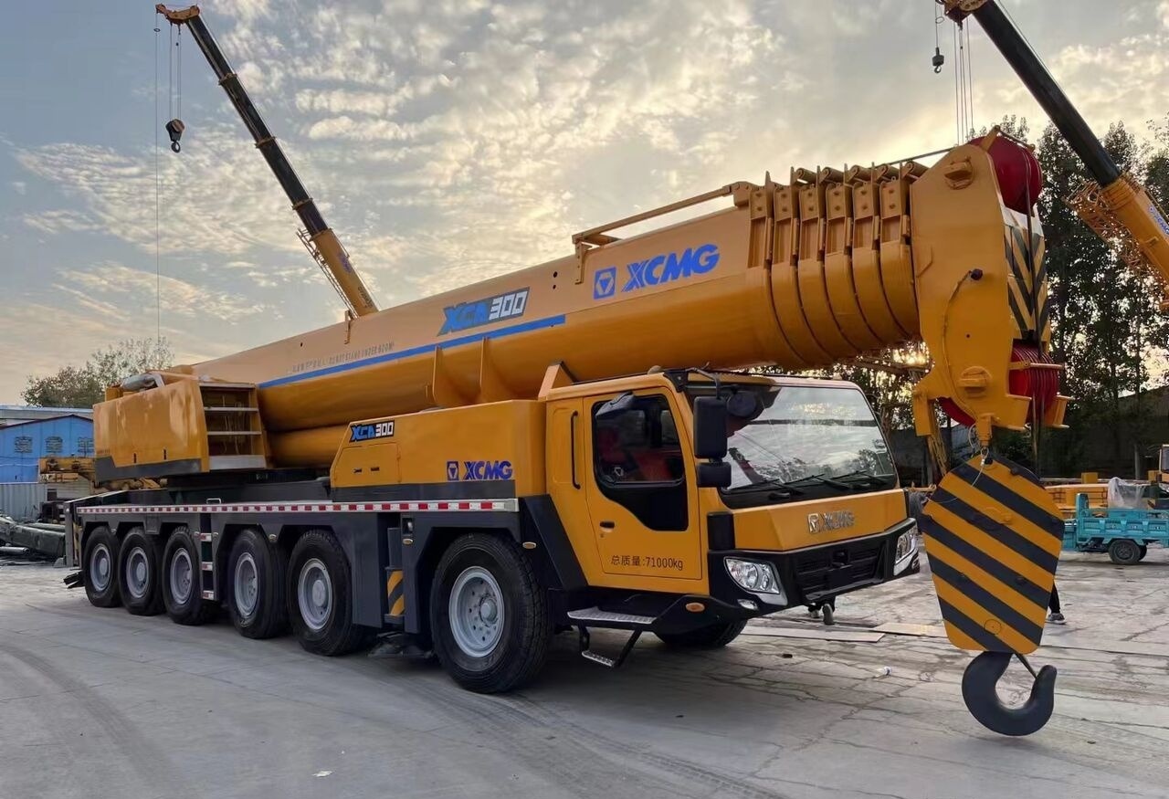 XCMG XCA300, QAY260 240 220 300 - Mobile crane: picture 2 XCMG XCA300, QAY260 240 220 300 - Mobile crane: picture 2