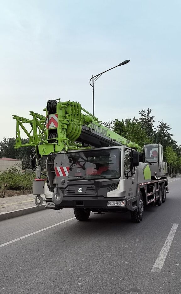 Zoomlion ZTC250 - Mobile crane: picture 1 Zoomlion ZTC250 - Mobile crane: picture 1