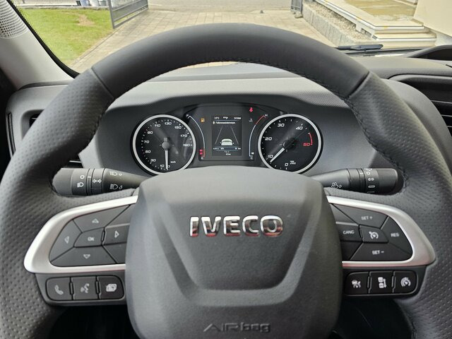 IVECO Daily 35S18HA8 3.0 Hi-Matic AHK Tachograph LED... - Box van: picture 5 IVECO Daily 35S18HA8 3.0 Hi-Matic AHK Tachograph LED... - Box van: picture 5