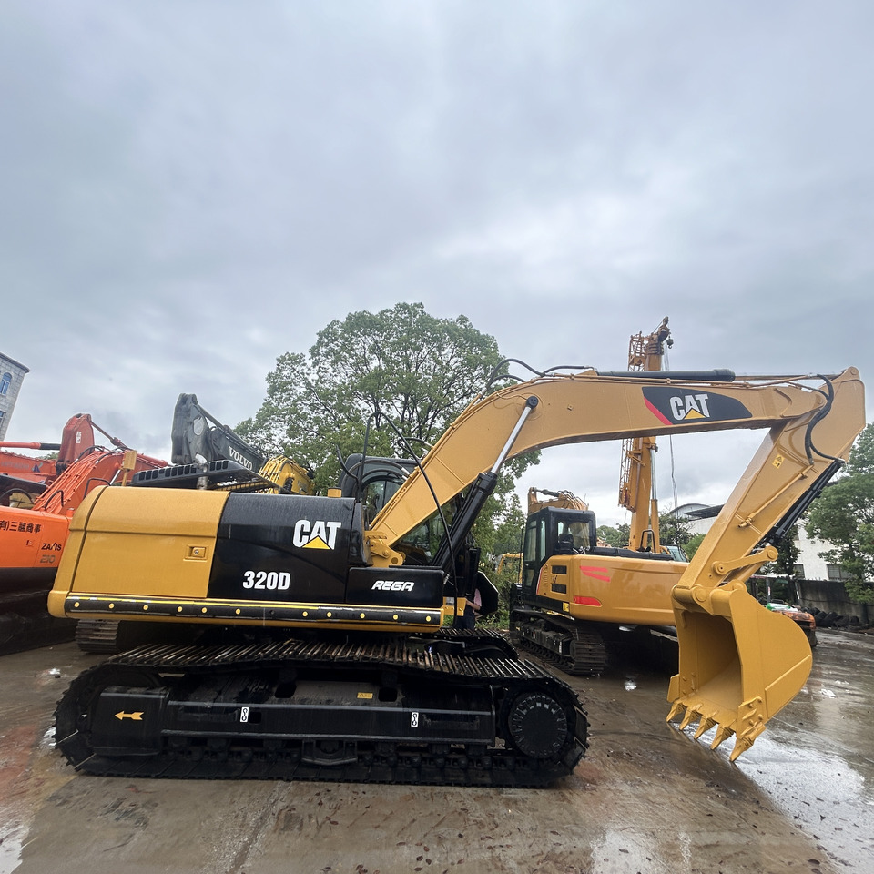 CAT320D - Crawler excavator: picture 2 CAT320D - Crawler excavator: picture 2