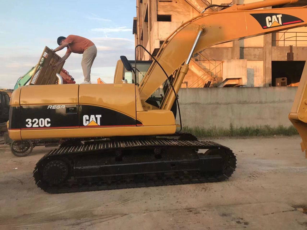 Cat 320c excavator - Crawler excavator: picture 1 Cat 320c excavator - Crawler excavator: picture 1