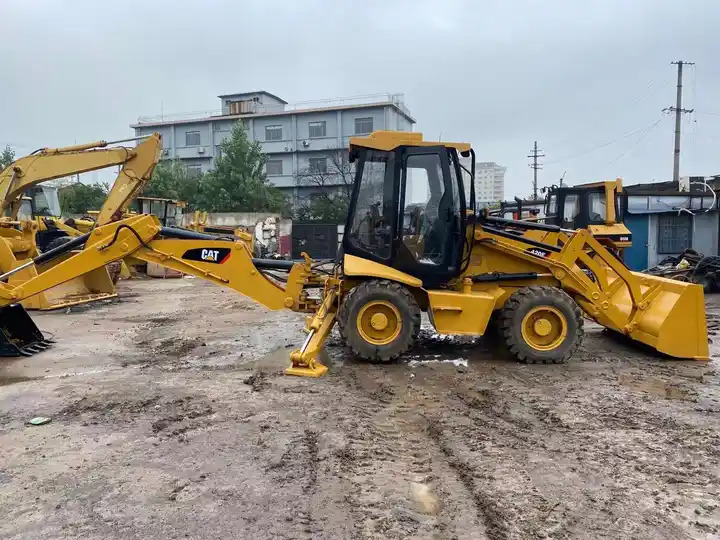 Cheap prices Good Condition High Performance CAT 420F second hand Backhoe Loader 420F Loader Backhoe for sale - Backhoe loader: picture 3 Cheap prices Good Condition High Performance CAT 420F second hand Backhoe Loader 420F Loader Backhoe for sale - Backhoe loader: picture 3