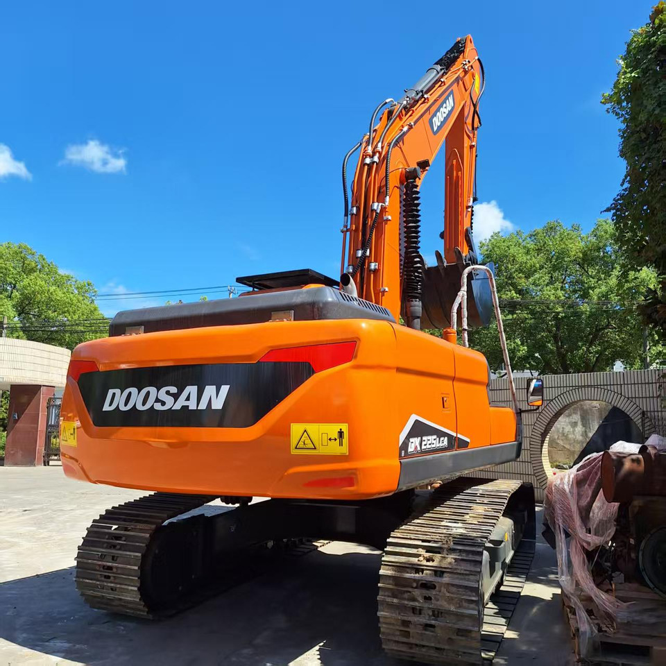 Doosan Dx225LCA  Crawler Excavator - Crawler excavator: picture 1 Doosan Dx225LCA  Crawler Excavator - Crawler excavator: picture 1