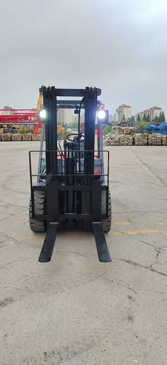 FD 1.5 ton diesel Toyota used forklift Used Forklift Used Toyota FD30 Forklift on sale - Diesel forklift: picture 2 FD 1.5 ton diesel Toyota used forklift Used Forklift Used Toyota FD30 Forklift on sale - Diesel forklift: picture 2