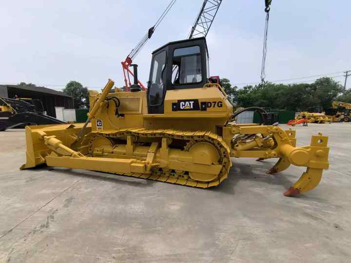 High Efficiency d6h d7h Used Caterpillar Bulldozer d7g used caterpillar bulldozer in shanghai - Bulldozer: picture 4 High Efficiency d6h d7h Used Caterpillar Bulldozer d7g used caterpillar bulldozer in shanghai - Bulldozer: picture 4