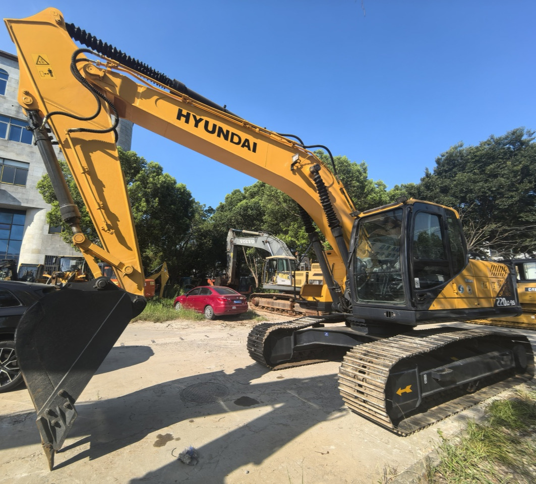 Hyundai 220lc-9s   excavator - Wheel excavator: picture 4 Hyundai 220lc-9s   excavator - Wheel excavator: picture 4