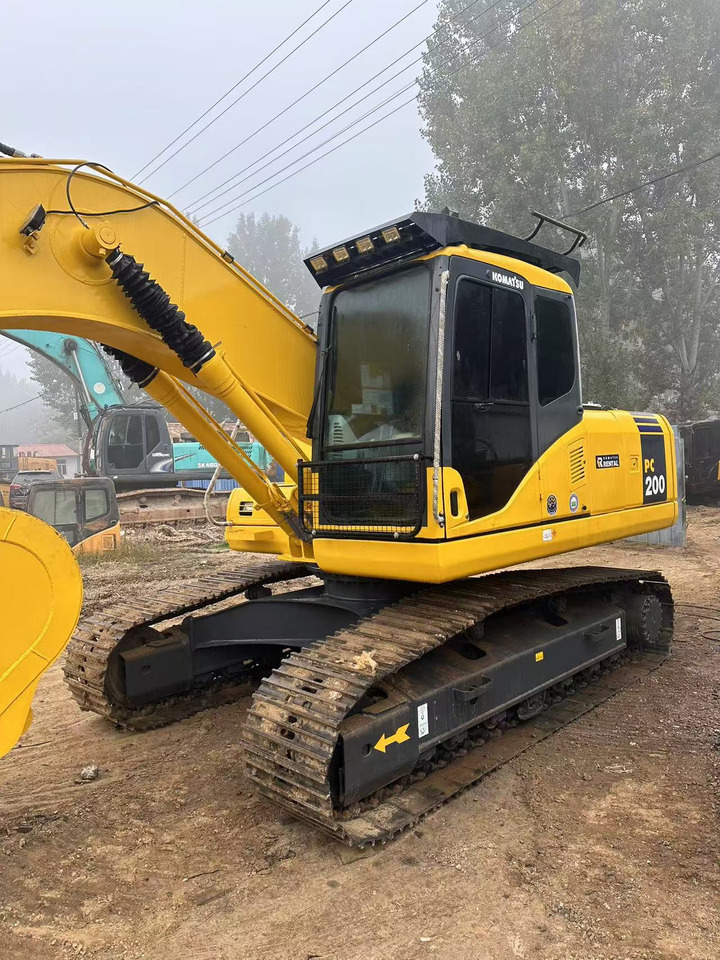 Komatsu PC200-7 excavator - Crawler excavator: picture 1 Komatsu PC200-7 excavator - Crawler excavator: picture 1