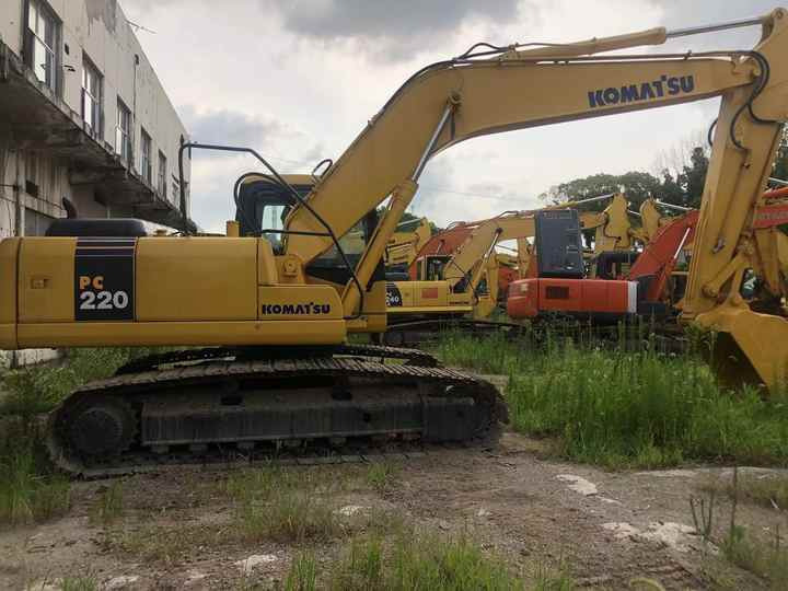 Komatsu PC220-7 - Crawler excavator: picture 4 Komatsu PC220-7 - Crawler excavator: picture 4