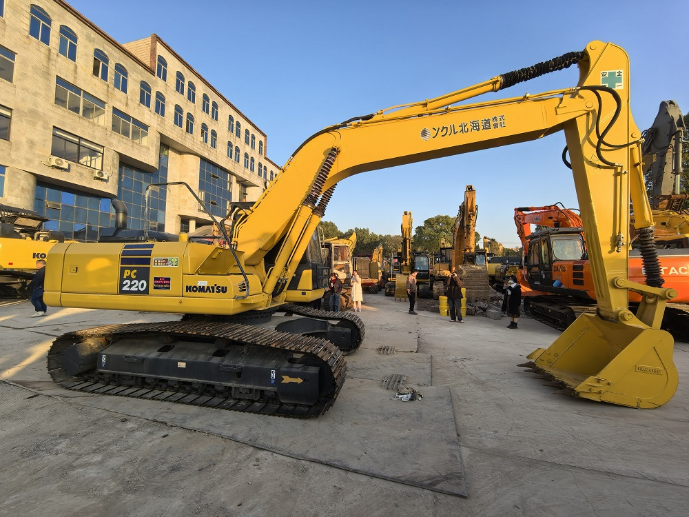 Komatsu PC220-7 Excavator - Crawler excavator: picture 5 Komatsu PC220-7 Excavator - Crawler excavator: picture 5