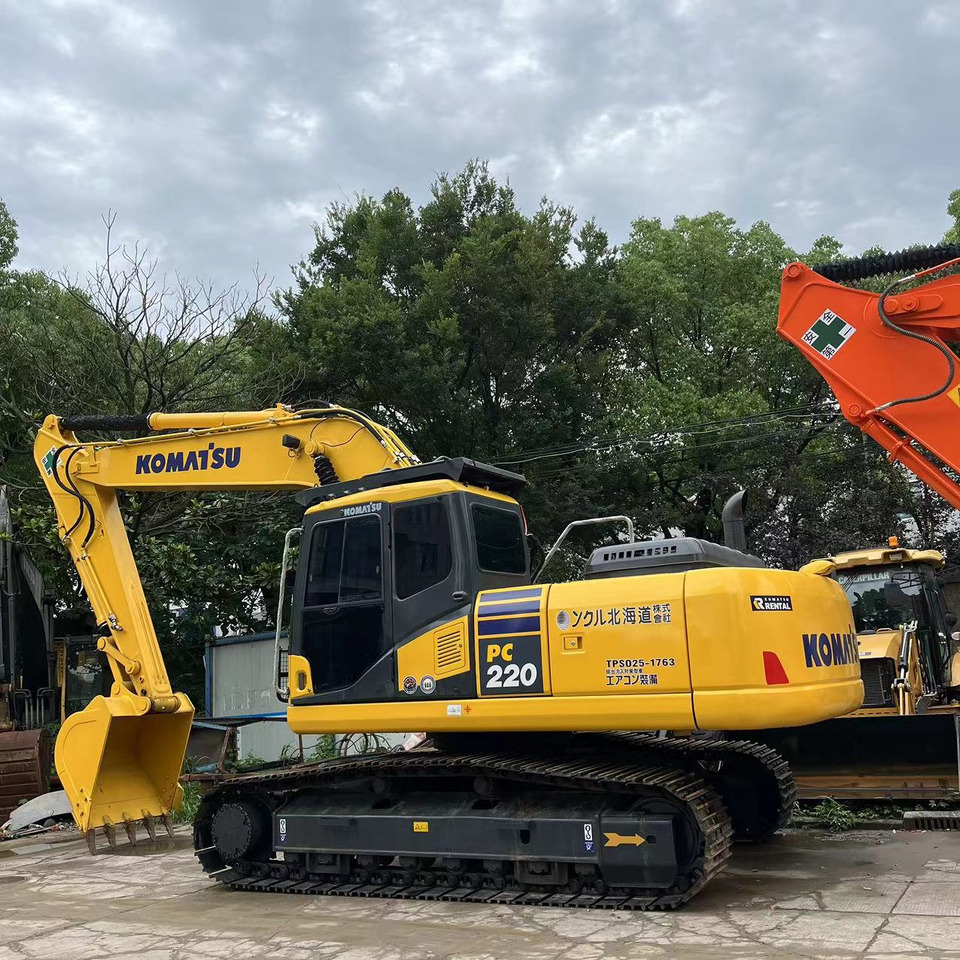 Komatsu PC220-8 Excavator - Crawler excavator: picture 2 Komatsu PC220-8 Excavator - Crawler excavator: picture 2