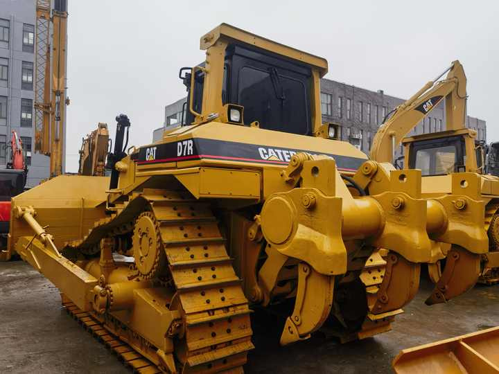 Original Japan Bulldozer Caterpillar D7R Cat D7R/Used CAT Bulldozer D6 D7 D7R D7G for sale - Bulldozer: picture 4 Original Japan Bulldozer Caterpillar D7R Cat D7R/Used CAT Bulldozer D6 D7 D7R D7G for sale - Bulldozer: picture 4