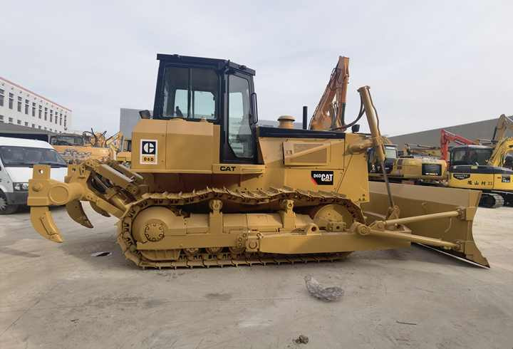 Leasing of  Original Japan used cat bulldozer used cat d6d dozer cat d6 dozer bulldozer for sale Original Japan used cat bulldozer used cat d6d dozer cat d6 dozer bulldozer for sale: picture 6