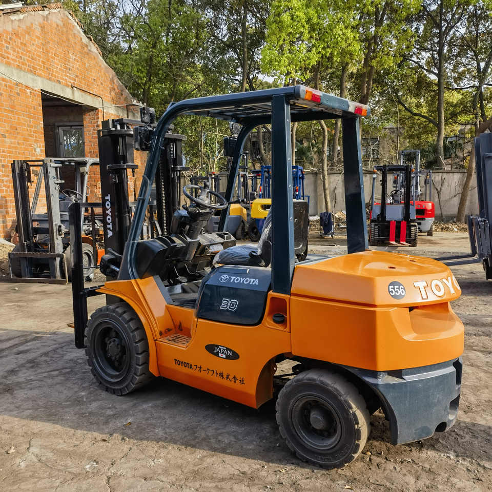 Toyota FD30 Forklift - Diesel forklift: picture 1 Toyota FD30 Forklift - Diesel forklift: picture 1