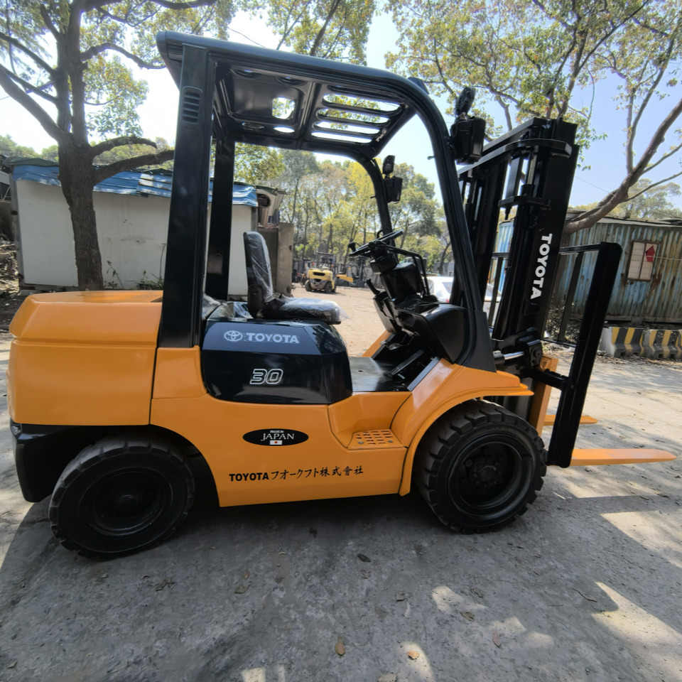 Toyota FD30 Forklift - Diesel forklift: picture 3 Toyota FD30 Forklift - Diesel forklift: picture 3