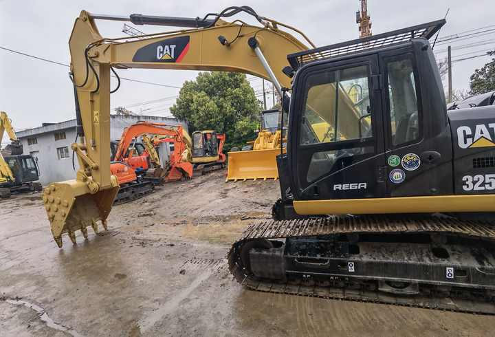 Used Caterpillar 325D crawler hydraulic excavator in good condition with strong power FOR SALE - Crawler excavator: picture 5 Used Caterpillar 325D crawler hydraulic excavator in good condition with strong power FOR SALE - Crawler excavator: picture 5