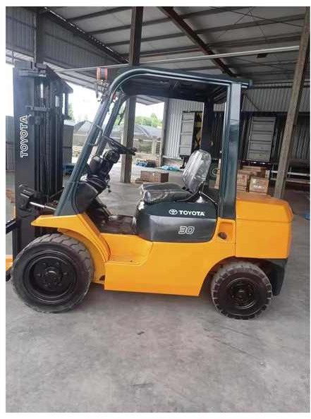 Used Toyota forklift FD30 second hand Toyota forklift FD30 forklift for sale - Diesel forklift: picture 1 Used Toyota forklift FD30 second hand Toyota forklift FD30 forklift for sale - Diesel forklift: picture 1