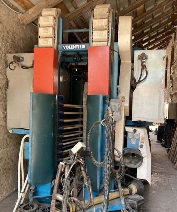 VENDEMMIATRICE VOLENTIERI VG2000 - Grape harvesting machine: picture 2 VENDEMMIATRICE VOLENTIERI VG2000 - Grape harvesting machine: picture 2