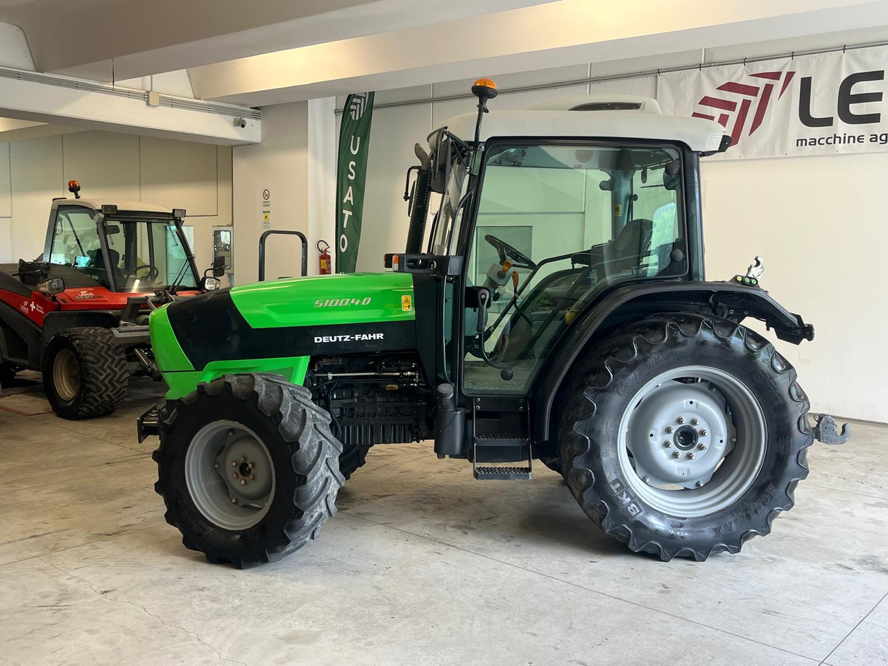 TRATTORE DEUTZ-FAHR 5100.4 D - Farm tractor: picture 5 TRATTORE DEUTZ-FAHR 5100.4 D - Farm tractor: picture 5