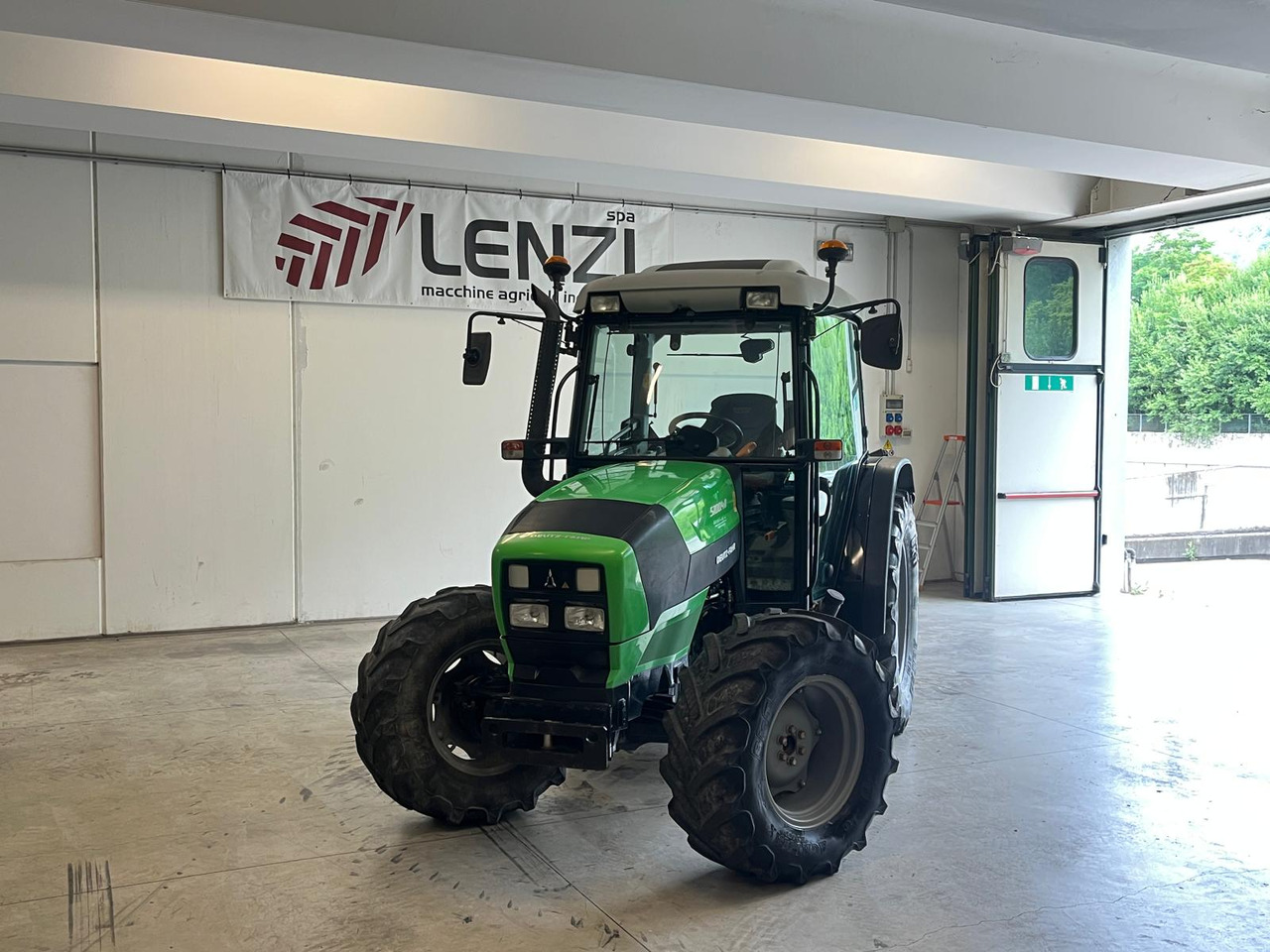 TRATTORE DEUTZ-FAHR 5100.4 D - Farm tractor: picture 2 TRATTORE DEUTZ-FAHR 5100.4 D - Farm tractor: picture 2