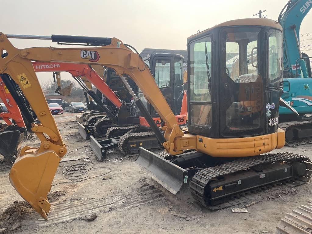 CAT 303  - Mini excavator: picture 1 CAT 303  - Mini excavator: picture 1
