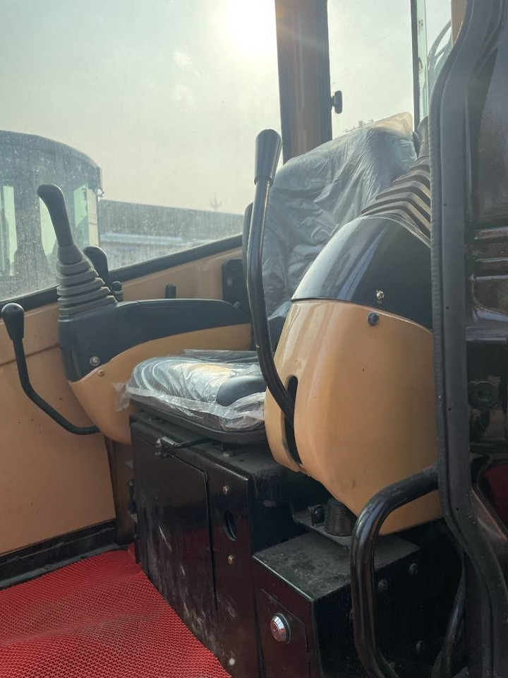 CAT 303 - Mini excavator: picture 4 CAT 303 - Mini excavator: picture 4