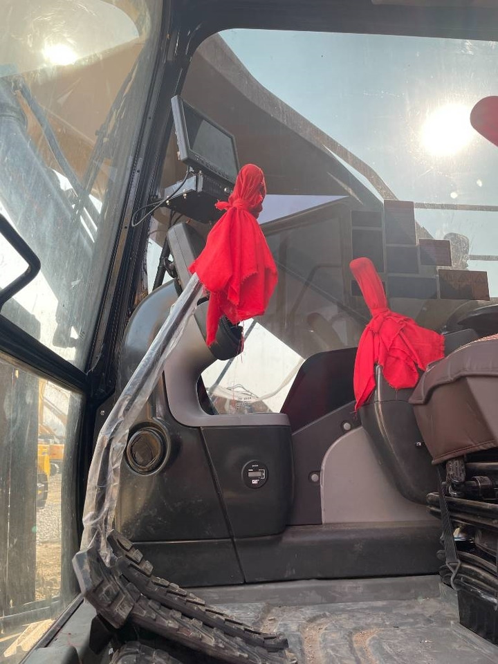 CAT 329 - Crawler excavator: picture 5 CAT 329 - Crawler excavator: picture 5