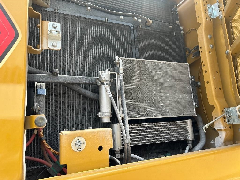 Crawler excavator CAT 330: picture 8 Crawler excavator CAT 330: picture 8