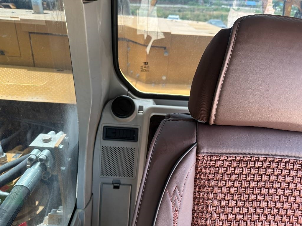 Crawler excavator CAT 330: picture 13 Crawler excavator CAT 330: picture 13