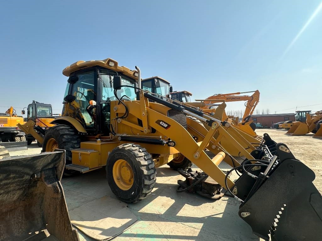 CAT 420 F - Backhoe loader: picture 2 CAT 420 F - Backhoe loader: picture 2