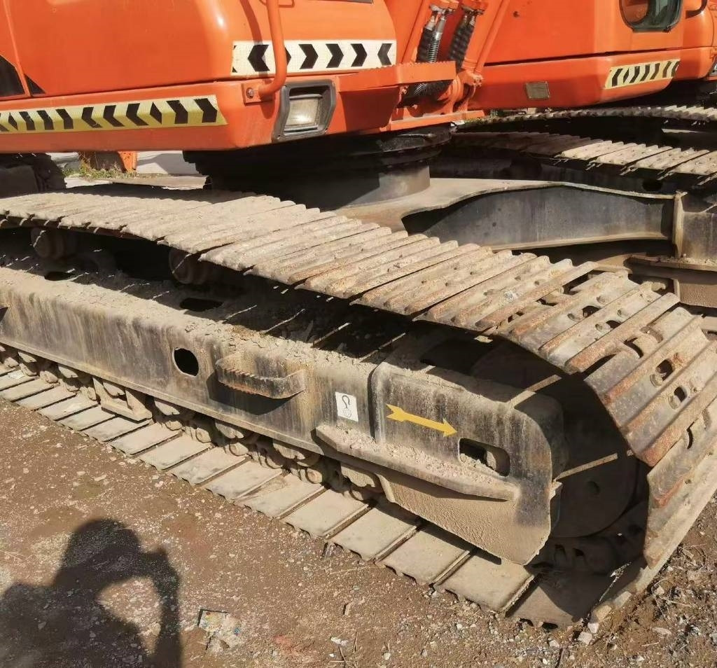 Doosan DH 220 - Crawler excavator: picture 2 Doosan DH 220 - Crawler excavator: picture 2