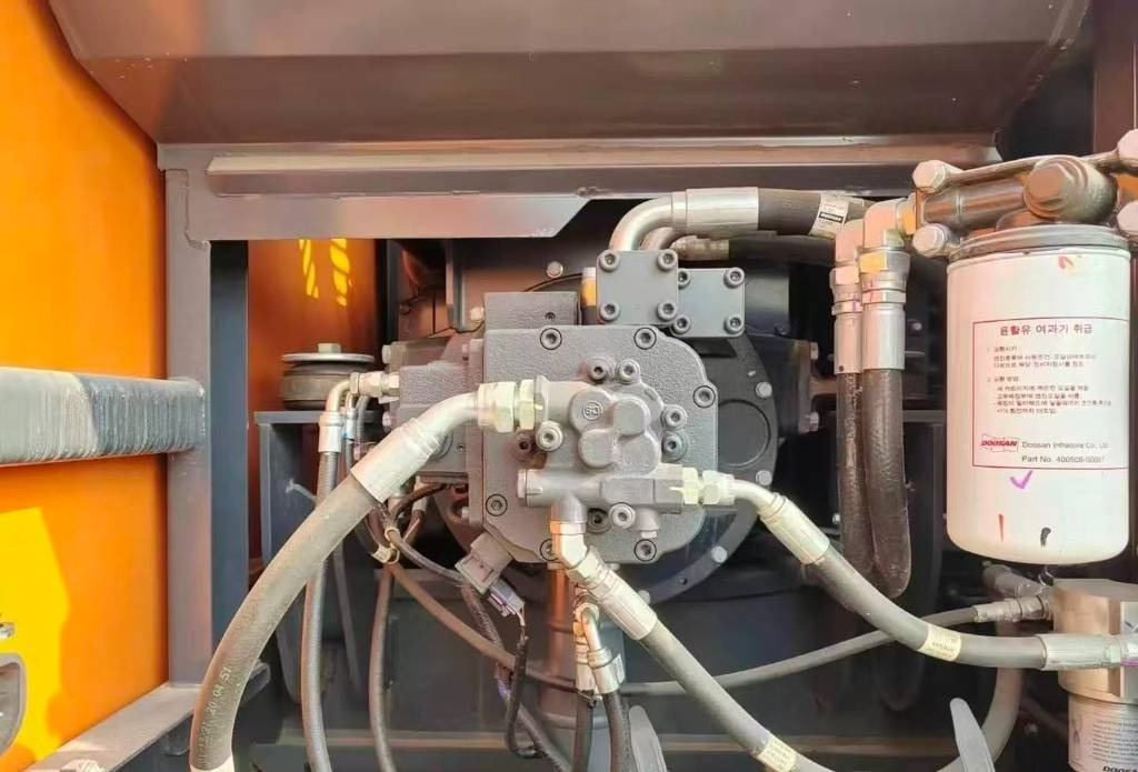 Doosan DX 220 - Crawler excavator: picture 3 Doosan DX 220 - Crawler excavator: picture 3