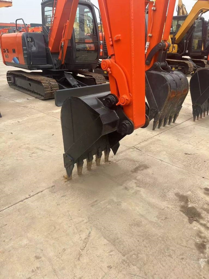 Mini excavator Hitachi 60: picture 8 Mini excavator Hitachi 60: picture 8