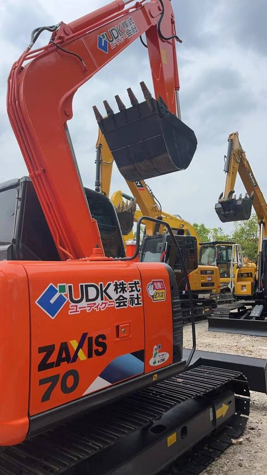 Hitachi ZX 70  - Mini excavator: picture 1 Hitachi ZX 70  - Mini excavator: picture 1